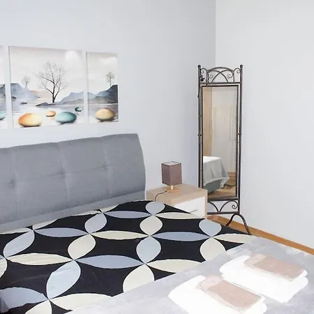 Apartment Attica Square *